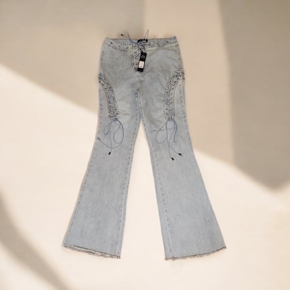 SOLD OUT NWT Fashion Nova Laced Up Flares Size 15 - Picture 4 of 8